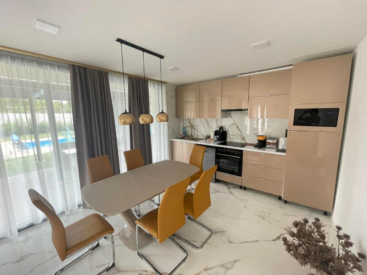 Luxury In Balatonalmadi, Almadi Lux Iii - Pure Gold *